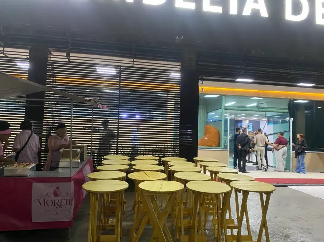 Mesa bistrô alta crua 