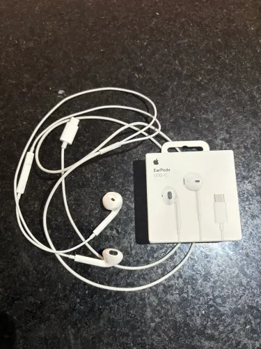 Fone de ouvido Apple USB-C Branco
