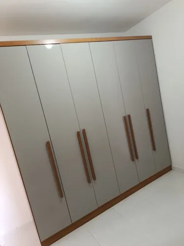 GUARDA ROUPA ENORME NOVO