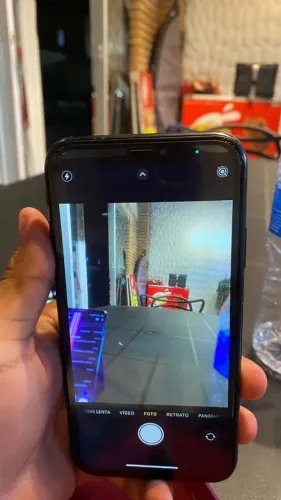 iPhone XR em bom estado 128 gb nunca aberto bateria em 70% primeiro dono