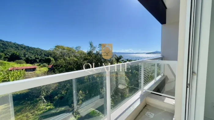 Apartamento à Venda com 1 Dormitório, Vaga de Garagem e Vista Mar no João Paulo, Florianóp
