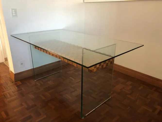 Mesa contemporânea
