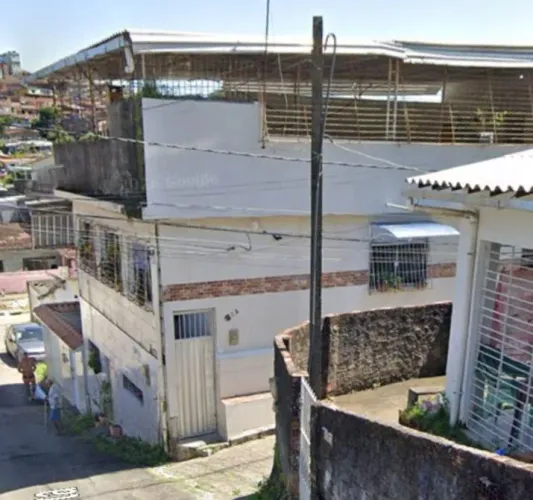 Vendo duas casas e área de festa tudo no toto