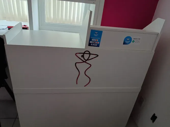 Vendo Balcão em Ótimo Estado