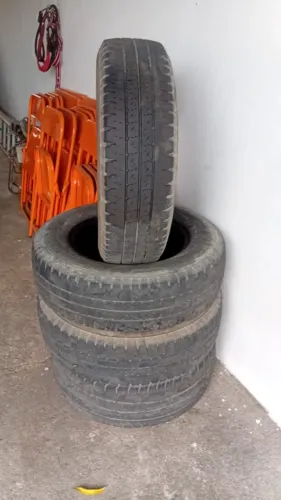 Pneus 205/75R16c
