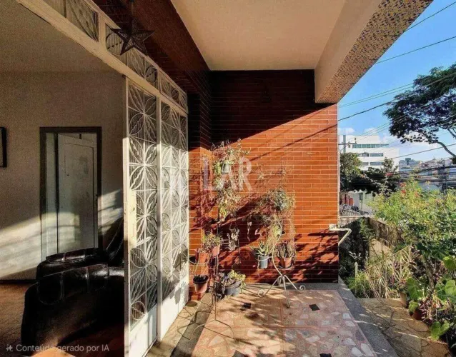 Casa à venda, 4 quartos, 2 vagas, Sagrada Família - Belo Horizonte/MG