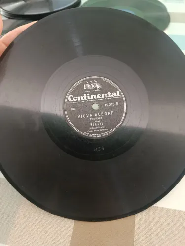 Discos de vinil da Continental, canções Jurame e Viúva Alegre