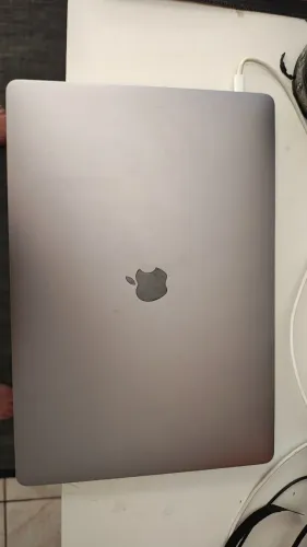 MacBook Pro 16" i9 32GB RAM SSD 2TB Radeon 8GB