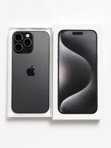 iPhone 15 pro Max 256 GB Leia anúncio Impecável Cor Preto bateria 84%