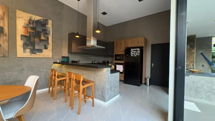 Casa em Condomínio no Eusébio com 3 Suítes