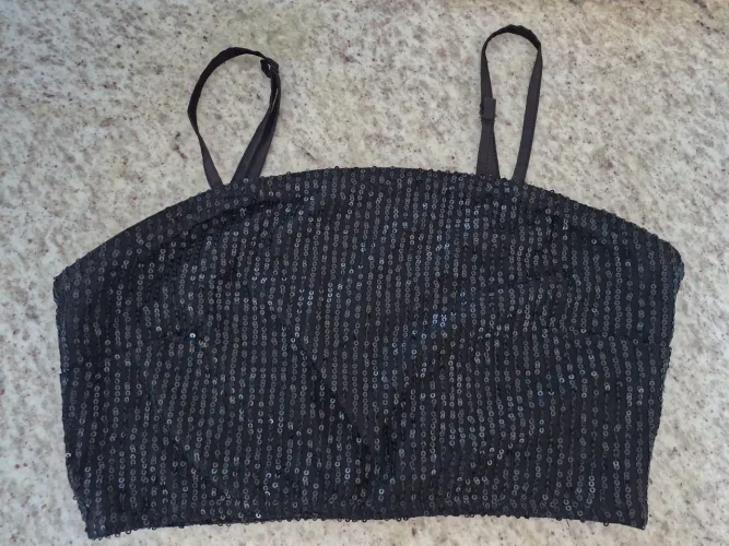 Cropped paetê preto