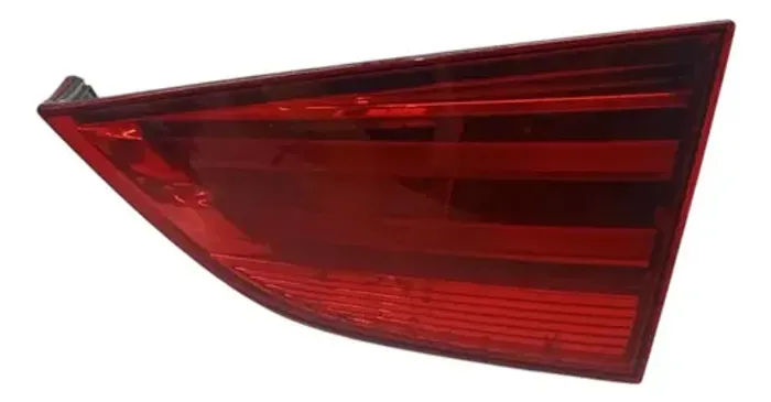 Lanterna Tampa Traseira Dir Bmw X1 Sdrive 18i 2.0 2011 Direito/passageiro Vermelho