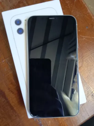 Vendo iPhone 11 para retirada de peças