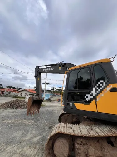 VOLVO EC200