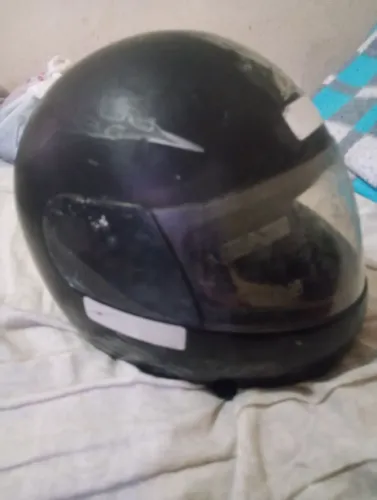 Capacete de moto preto