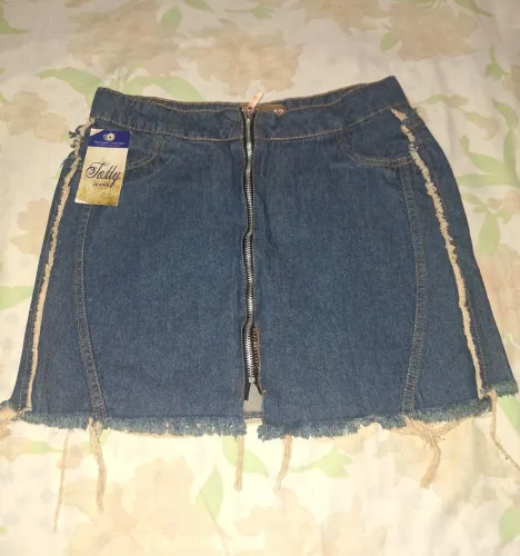 Vendo Saia Jeans com zíper central