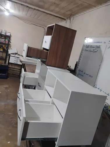 Criado mudo novo a pronta entrega obs o amadeirado com branco e no valor de 380,00 o par