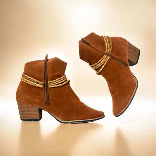    Bota Premium em Couro Legítimo e Camurça 