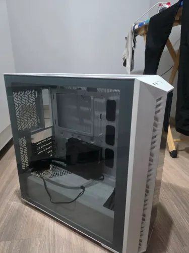 Gabinete CoolerMaster MasterBox 520