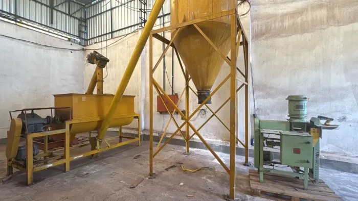 Equipamento para fabricar argamassa seca