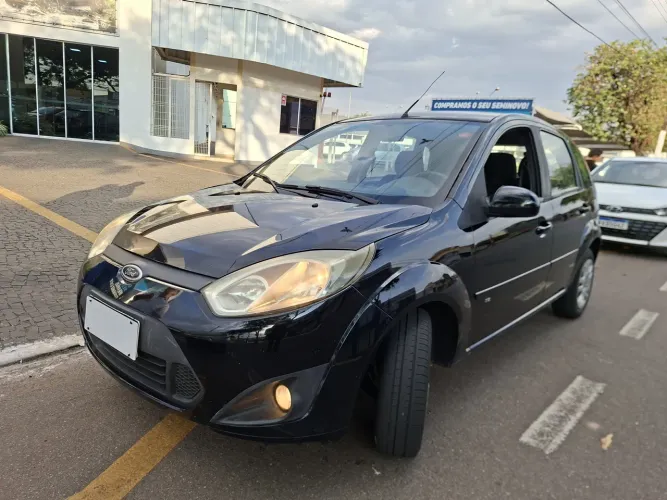 Ford Fiesta SE 1.6 8V Flex 5P 2014