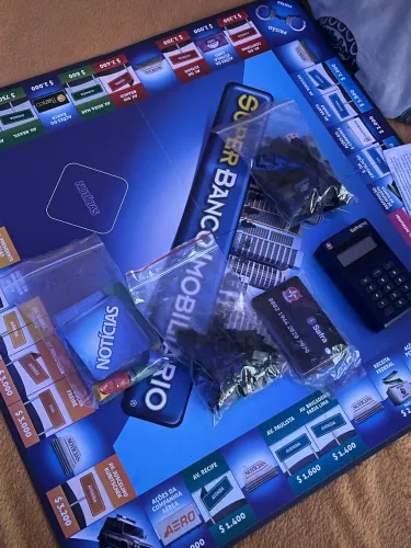 Banco imobiliário com máquina