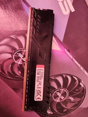 MEMÓRIA RAM DDR4 16GB 3600MHZ DEFEITO