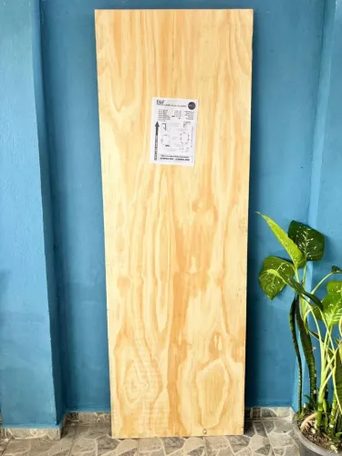 Folha da porta de madeira