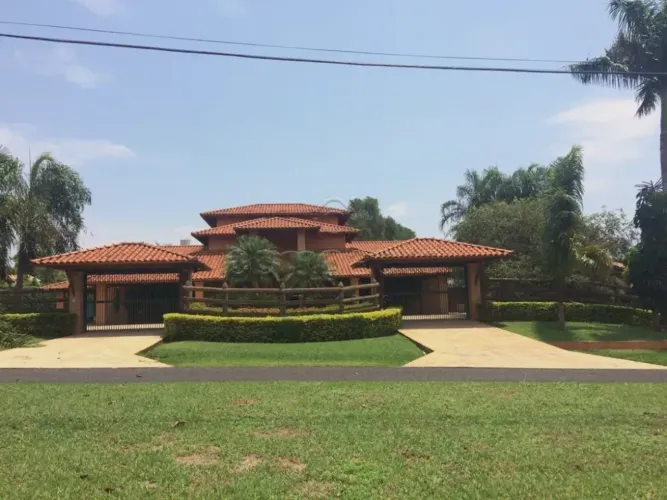 Casa com 4 suítes em condomínio fechado