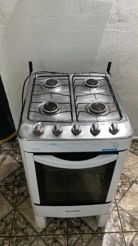 Vende -se fogão 4 bocas conservado