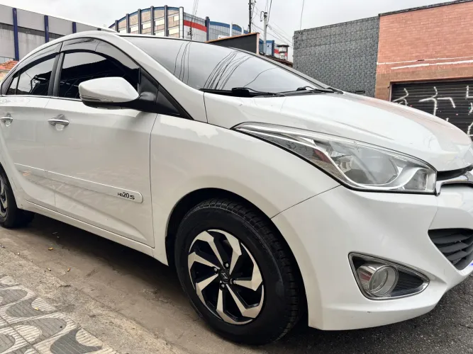 Hyundai HB20S Premium 1.6 Flex 16V Aut. 4P 2015