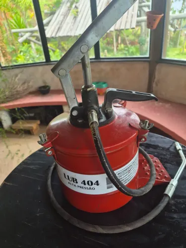 Engraxadeira Manual de alta pressão