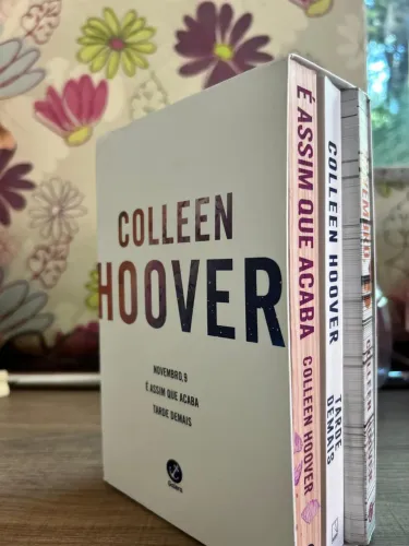 Box Collen Hoover 3 livros, novos