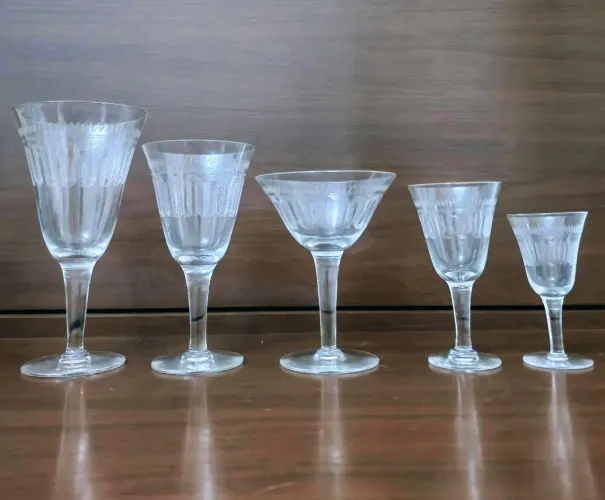 Majestoso Aparelho (50 Taças) em Cristal Lapidado Art Déco -Fratelli Vita (Tipo Baccarat) 