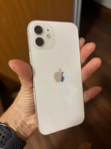 Vendo iPhone 12 128GB Branco + Carregador e 3 Capinhas?(Única Dona)