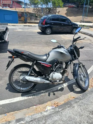 Moto CG 125 cinza
