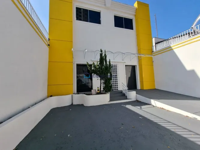 Galpão 750m², reformado, vago,3 pisos de 250m² cada, Ar-condicionado /1.900m ao Metrô Saco