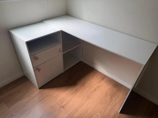 Escrivaninha em L