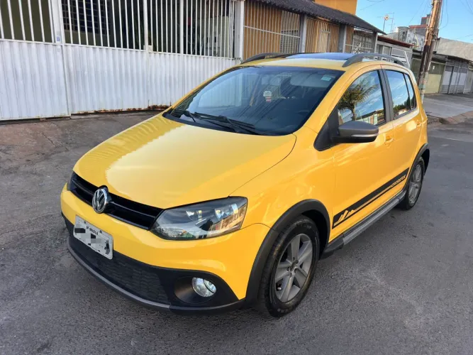 Volkswagen Crossfox 1.6 MI Total Flex 8V 5P 2012