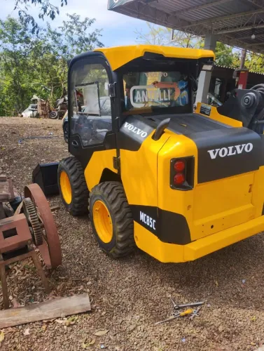 Mini carregadeira volvo mc85c 