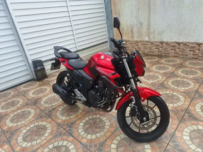 Fazer 250cc Connected novinha (apenas 12 mil km)