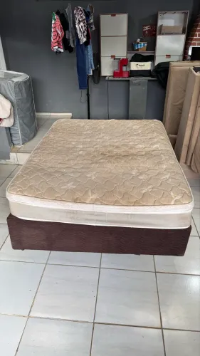 Cama Casal aveludada com colchão 