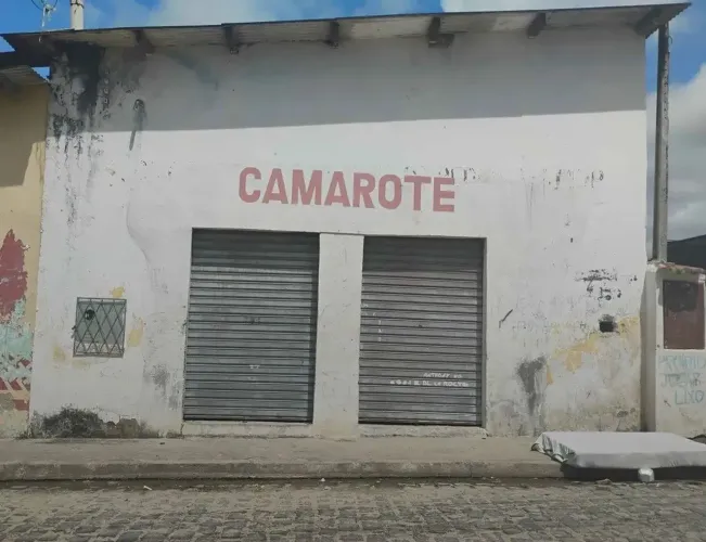 Galpão com 6,75 x 24