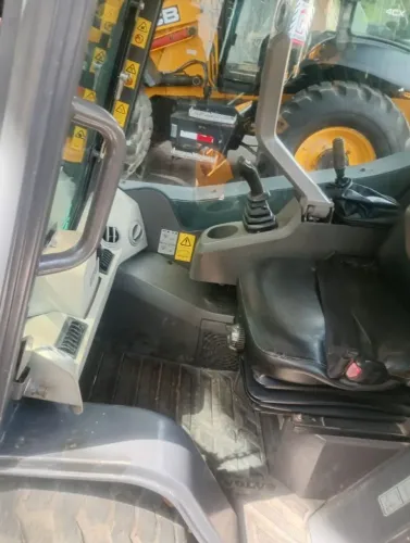 Mini carregadeira Volvo