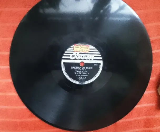 DISCOS DE 78 RPM, LIMOEIRO DO NORTE (lado A), ESCALANDO (lado B), CARIOCA R $ 50,00