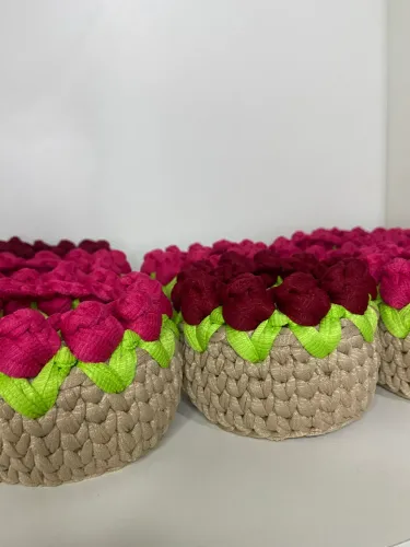 Cachepot florido de crochê 