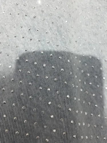 Calça jeans com brilho