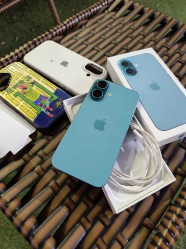 iPhone 16 verde 128GB na caixa com cabo e caixa