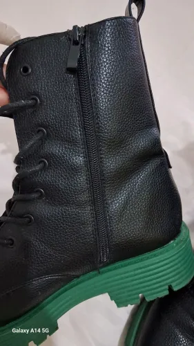 Bota semi nova