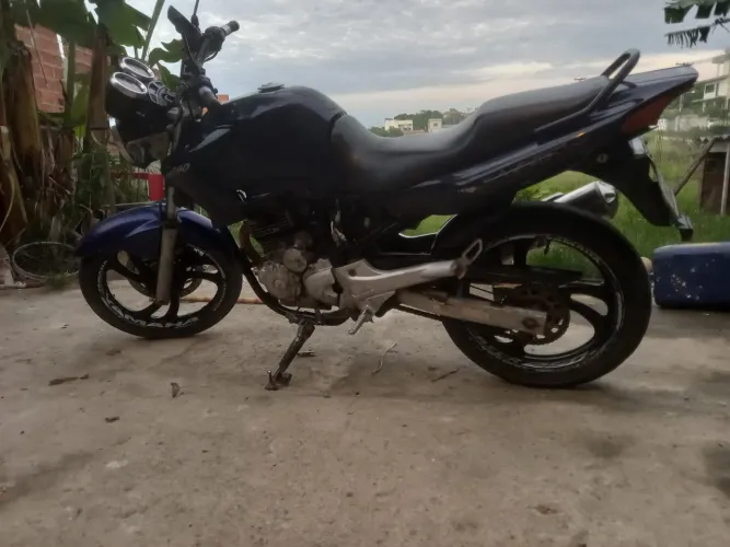Vendo moto fazer 250 7.500